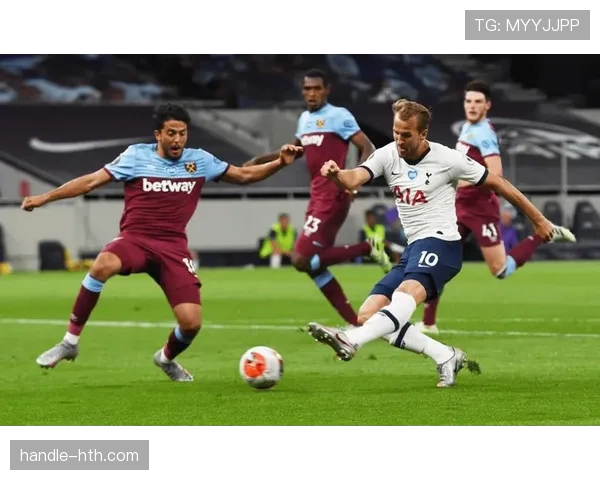 诺丁汉边路速度惊艳全场，稳健表现助推球队战术升级