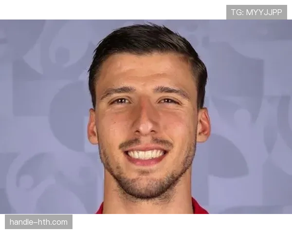 约翰·斯通斯与鲁本·迪亚斯：技术型与指挥型中卫的战术角色差异分析